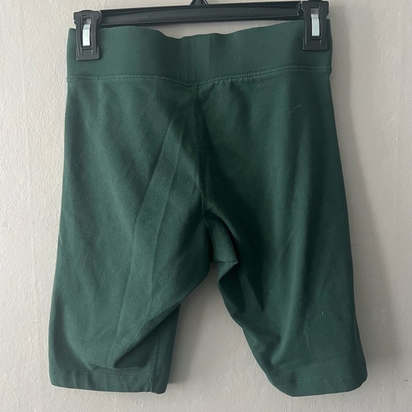 Nike Green Sportswear Essential Women's Bike Shorts Size Small - Picture 3 of 5